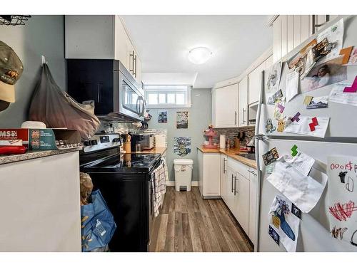 1203 Mackid Road Ne, Calgary, AB - Indoor Photo Showing Kitchen