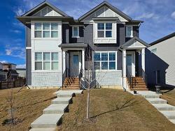 13 Herron Mews NE Calgary, AB T3P 1Y1