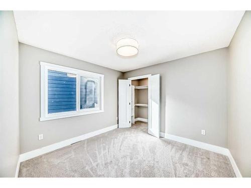 609 Willowburn Crescent Se, Calgary, AB - Indoor Photo Showing Other Room