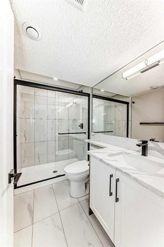 609 Willowburn Crescent Se, Calgary, AB - Indoor Photo Showing Bathroom