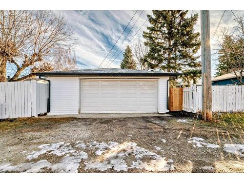 609 Willowburn Crescent Se, Calgary, AB - Outdoor