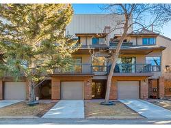 22 Point Mckay Crescent NW Calgary, AB T3B 5B4