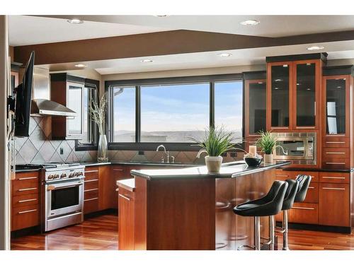 43 Cranleigh Manor Se, Calgary, AB - Indoor Photo Showing Kitchen