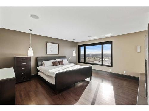 43 Cranleigh Manor Se, Calgary, AB - Indoor Photo Showing Bedroom