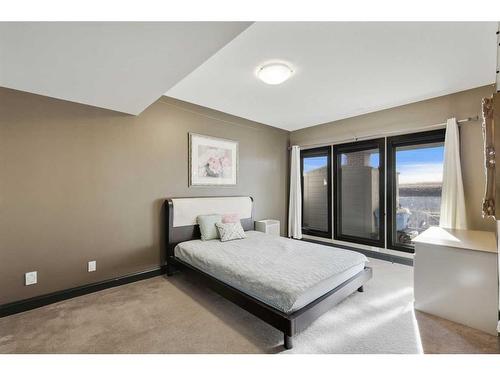 43 Cranleigh Manor Se, Calgary, AB - Indoor Photo Showing Bedroom