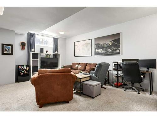 336 Cranfield Common Se, Calgary, AB - Indoor Photo Showing Other Room