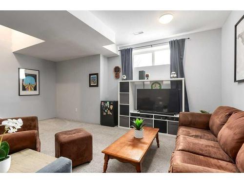 336 Cranfield Common Se, Calgary, AB - Indoor Photo Showing Living Room