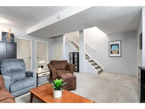 336 Cranfield Common Se, Calgary, AB - Indoor Photo Showing Living Room