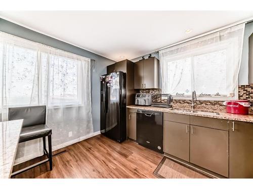 127 Abalone Way Ne, Calgary, AB - Indoor Photo Showing Kitchen