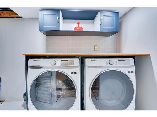 198 Hidden Valley Villas Nw, Calgary, AB - Indoor Photo Showing Laundry Room