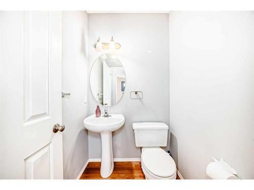 18 Coral Reef Crescent Ne, Calgary, AB - Indoor Photo Showing Bathroom