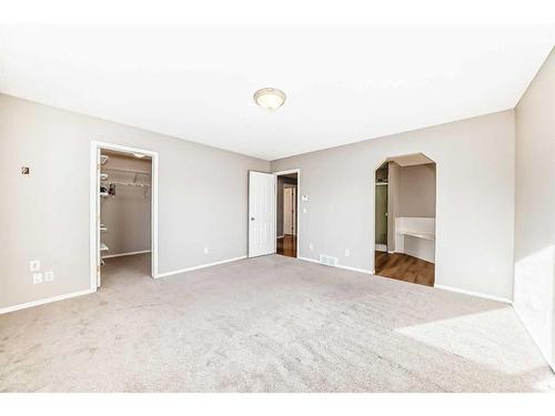 18 Coral Reef Crescent Ne, Calgary, AB - Indoor