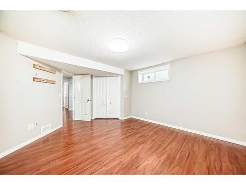 18 Coral Reef Crescent Ne, Calgary, AB - Indoor Photo Showing Other Room