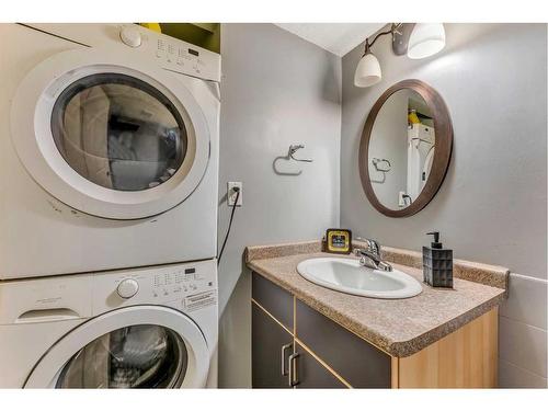 55 Penworth Close Se, Calgary, AB - Indoor Photo Showing Laundry Room