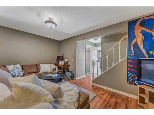 55 Penworth Close Se, Calgary, AB - Indoor