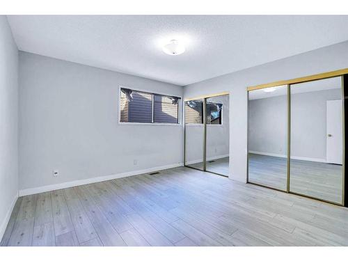 5403 Rundleview Road Ne, Calgary, AB - Indoor Photo Showing Other Room