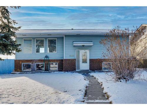 5403 Rundleview Road Ne, Calgary, AB - Outdoor