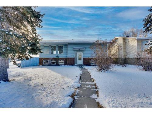 5403 Rundleview Road Ne, Calgary, AB - Outdoor