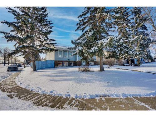 5403 Rundleview Road Ne, Calgary, AB - Outdoor