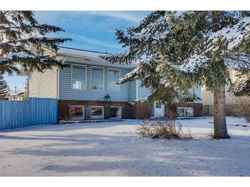 5403 Rundleview Road Ne, Calgary, AB - Outdoor