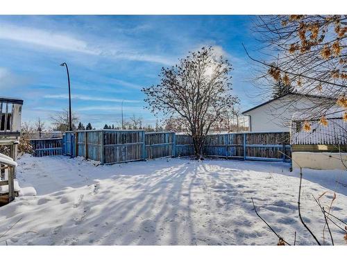 5403 Rundleview Road Ne, Calgary, AB - Outdoor