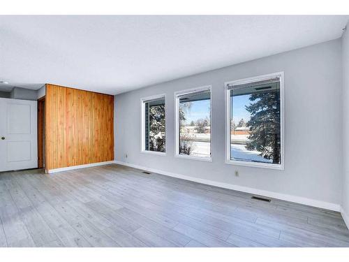 5403 Rundleview Road Ne, Calgary, AB - Indoor