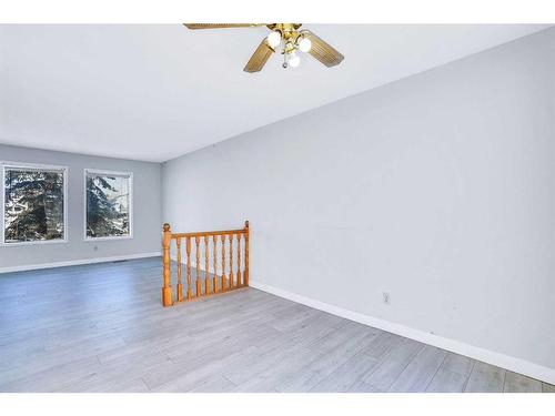 5403 Rundleview Road Ne, Calgary, AB - Indoor Photo Showing Other Room