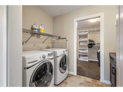 156 Auburn Sound Circle Se, Calgary, AB - Indoor Photo Showing Laundry Room