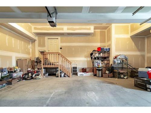 156 Auburn Sound Circle Se, Calgary, AB - Indoor Photo Showing Garage