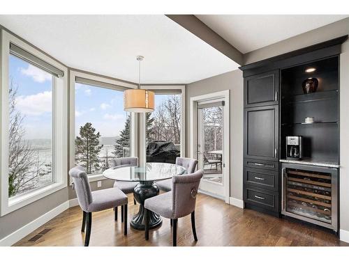 2940 Signal Hill Drive Sw, Calgary, AB - Indoor Photo Showing Dining Room