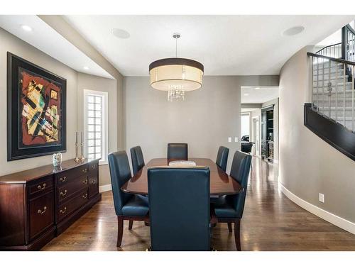 2940 Signal Hill Drive Sw, Calgary, AB - Indoor Photo Showing Dining Room