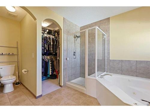 304 New Brighton Place Se, Calgary, AB - Indoor Photo Showing Bathroom