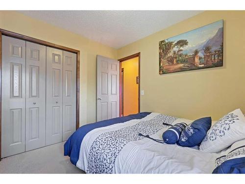 304 New Brighton Place Se, Calgary, AB - Indoor Photo Showing Bedroom