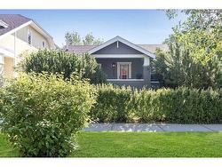 812 1 Street NW Calgary, AB T2M 2R7