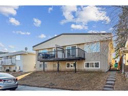 419 Huntsville Crescent NW Calgary, AB T2K 4W3