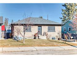 8836 33 Avenue NW Calgary, AB T3B 1M5