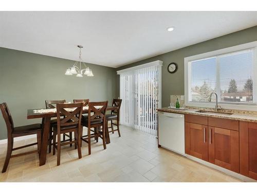 636 Templeside Road Ne, Calgary, AB - Indoor Photo Showing Dining Room