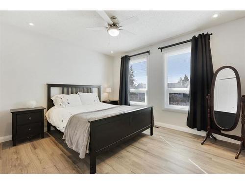 636 Templeside Road Ne, Calgary, AB - Indoor Photo Showing Bedroom