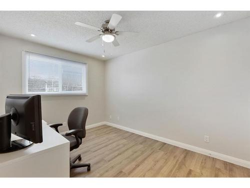 636 Templeside Road Ne, Calgary, AB - Indoor Photo Showing Office