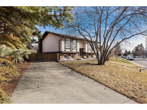 636 Templeside Road Ne, Calgary, AB - Outdoor