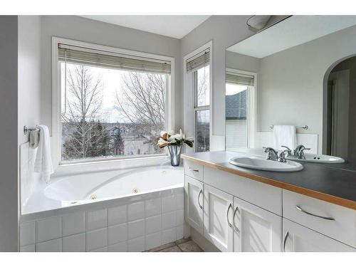 174 Cranfield Green Se, Calgary, AB - Indoor Photo Showing Bathroom