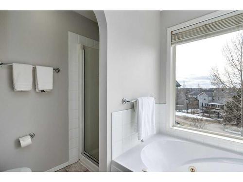 174 Cranfield Green Se, Calgary, AB - Indoor Photo Showing Bathroom