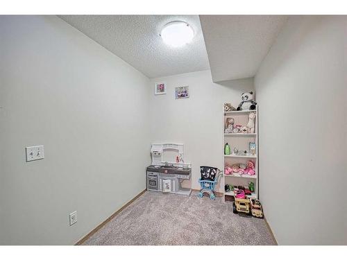 13 Mt Aberdeen Manor Se, Calgary, AB - Indoor