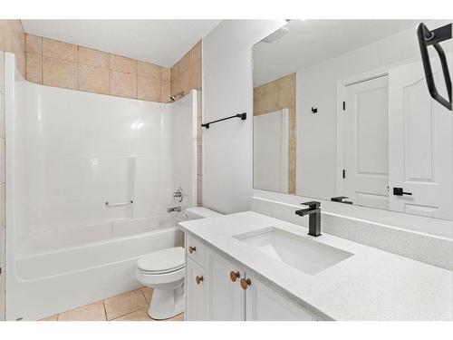 9 Saddlemead Road Ne, Calgary, AB - Indoor Photo Showing Bathroom