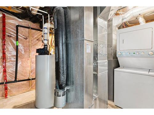 9 Saddlemead Road Ne, Calgary, AB - Indoor Photo Showing Laundry Room