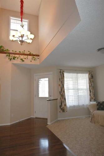 178 Somerglen Way Sw, Calgary, AB - Indoor Photo Showing Other Room