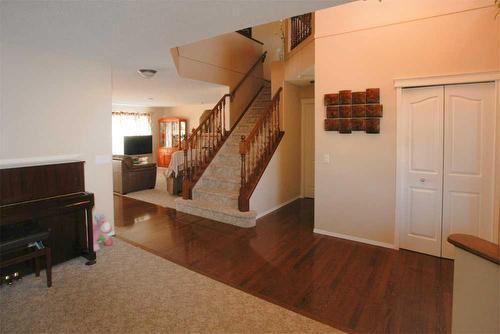 178 Somerglen Way Sw, Calgary, AB - Indoor Photo Showing Other Room