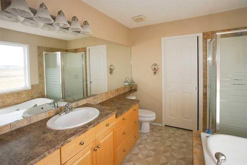 178 Somerglen Way Sw, Calgary, AB - Indoor Photo Showing Bathroom