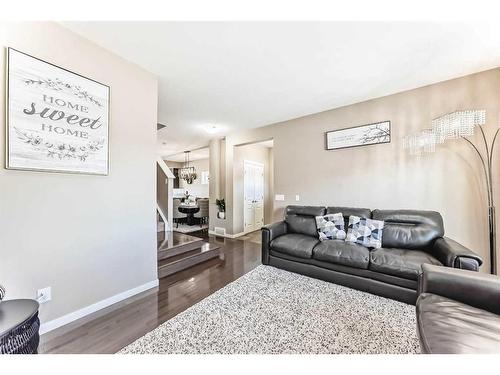 163 Mahogany Grove Se, Calgary, AB - Indoor Photo Showing Living Room