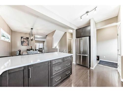 163 Mahogany Grove Se, Calgary, AB - Indoor Photo Showing Kitchen